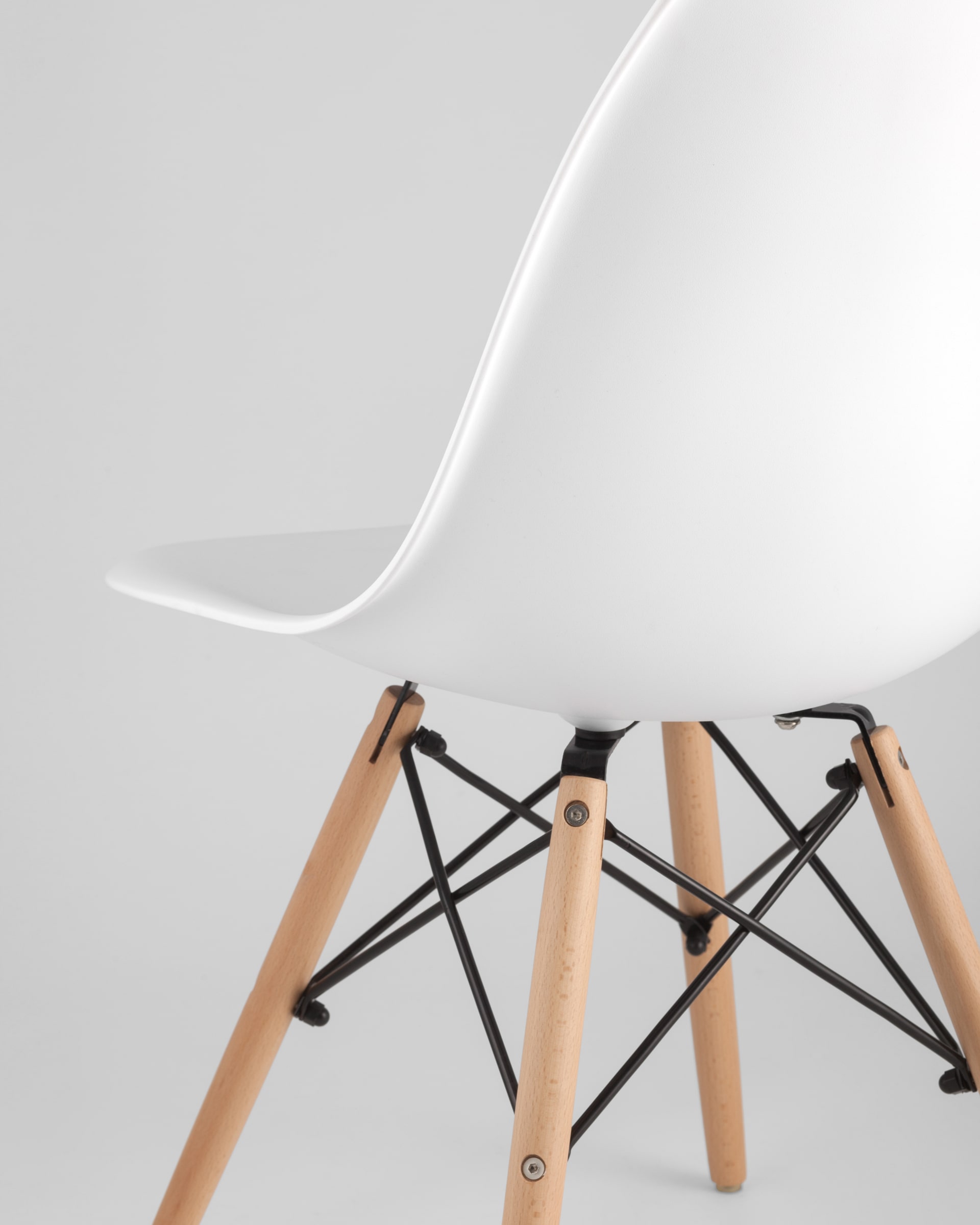 Stul_Eames_DSW_belyj__6__Gray_58m7-re